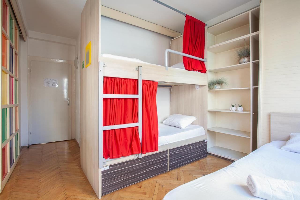 Urban Hostel & Apartments Skopje Luaran gambar