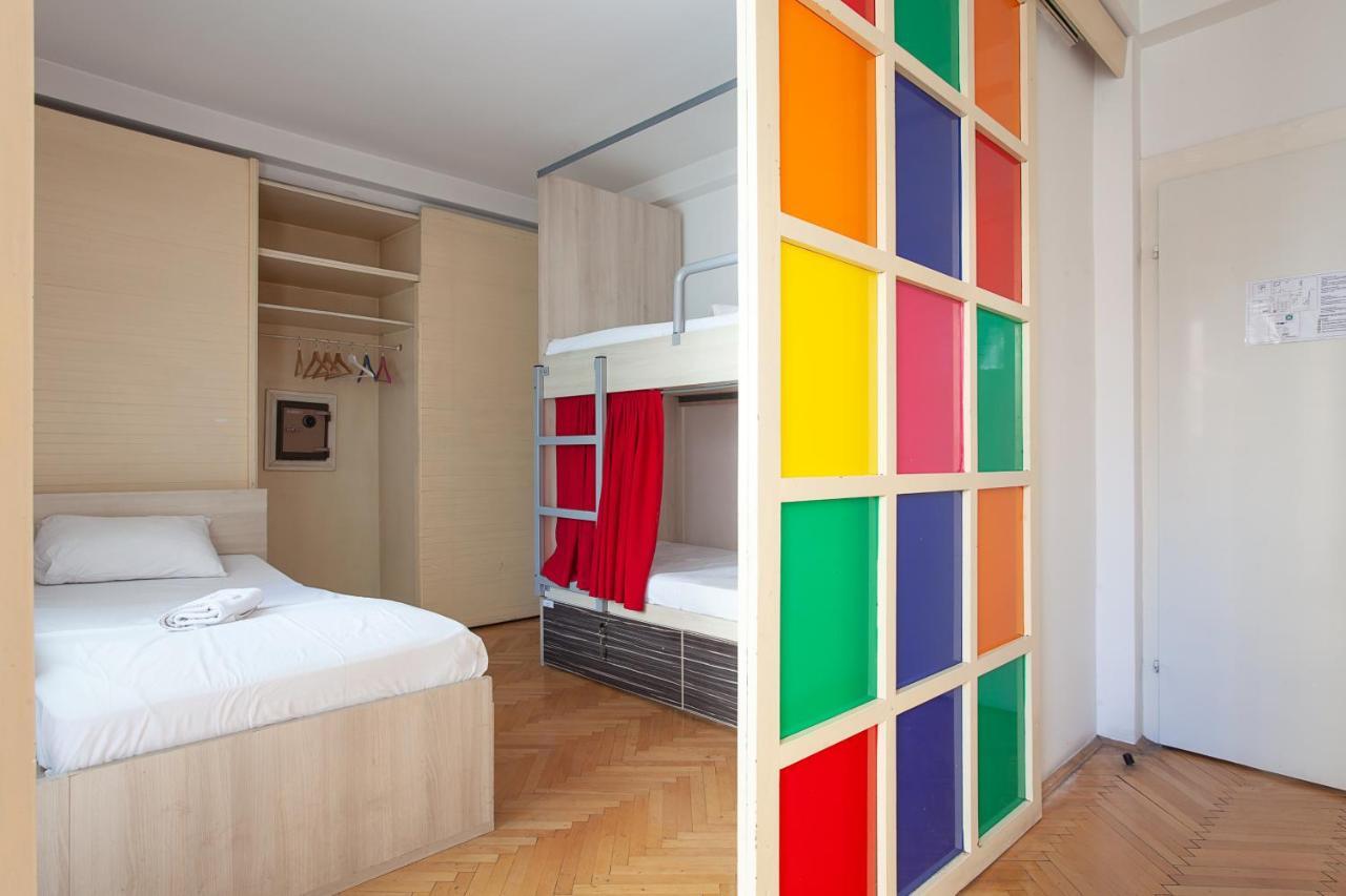 Urban Hostel & Apartments Skopje Luaran gambar
